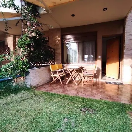 Feriehus μaisonette Of 6 Persons, 50 Meters From The Sea Yerakini
