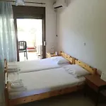 μaisonette Of 6 Persons, 50 Meters From The Sea بيت للعطل غيراكيني