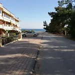 μaisonette Of 6 Persons, 50 Meters From The Sea بيت للعطل غيراكيني